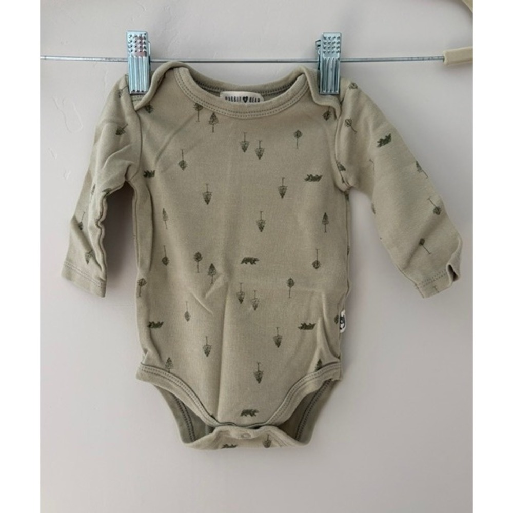 Rabbit + Bear Organic Long Sleeve Bodysuit Olive Green Tree Bear Print 3-6M